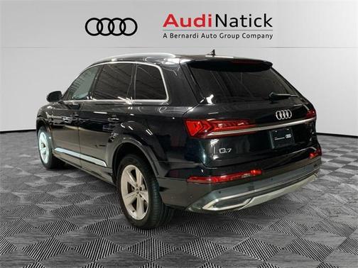 2022 Audi Q7 Premium 45 TFSI quattro Tiptronic
