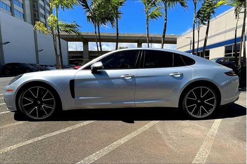 2018 Porsche Panamera 4