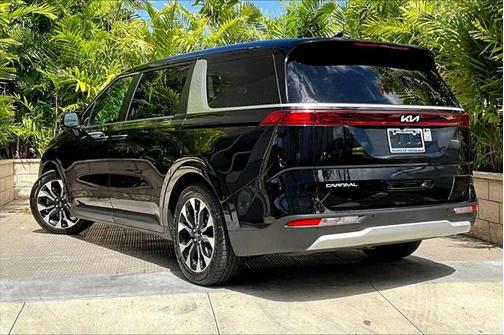 2023 Kia Carnival EX