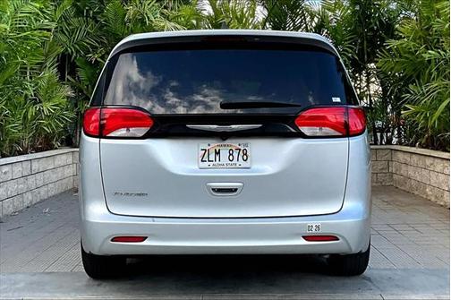 2022 Chrysler Voyager LX