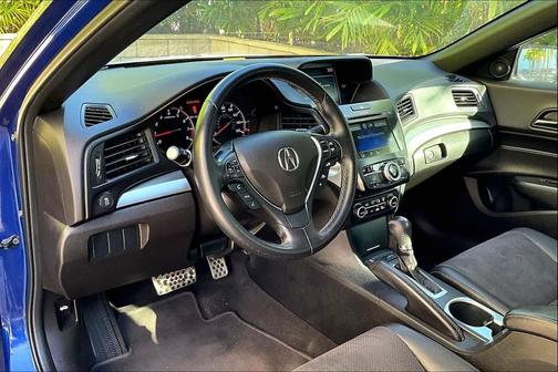 2017 Acura ILX Premium & A-SPEC Packages