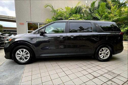 2022 Kia Carnival LX
