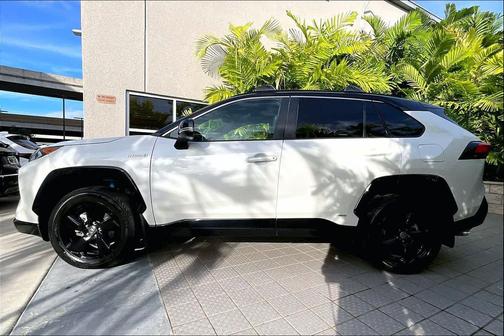 2021 Toyota RAV4 Hybrid SE