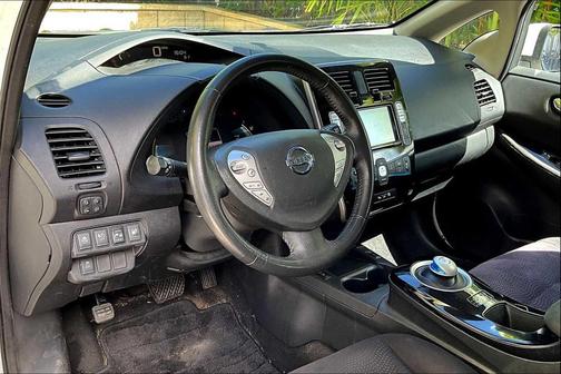 2015 Nissan Leaf SV