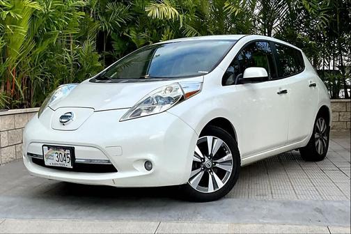 Pearl White 2013 Nissan Leaf SL