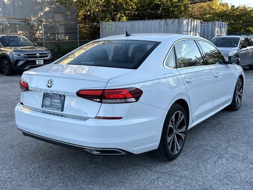 2022 Volkswagen Passat 2.0T SE