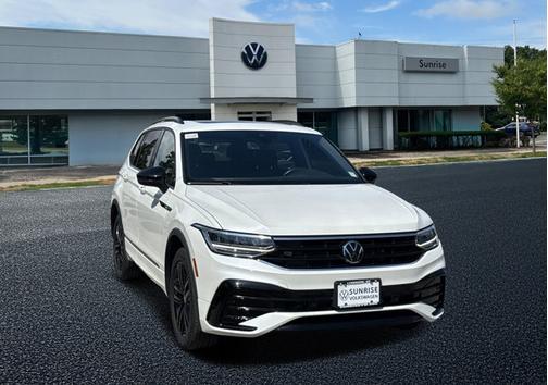 2022 Volkswagen Tiguan 2.0T SE R-Line Black