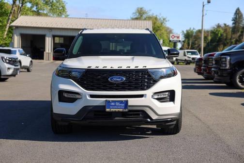 White Metallic 2022 Ford Explorer ST-Line