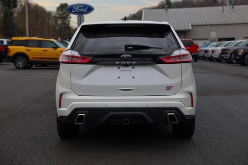 White Metallic 2022 Ford Edge ST
