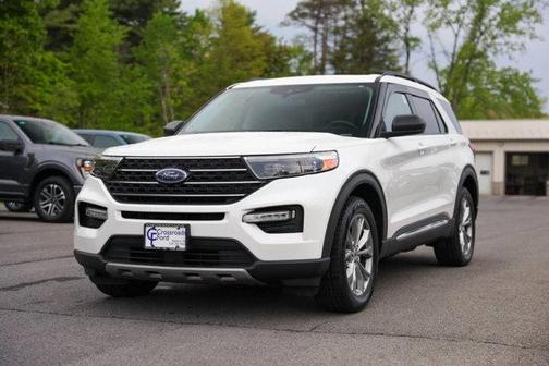White Metallic 2023 Ford Explorer XLT