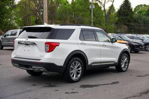 White Metallic 2023 Ford Explorer XLT