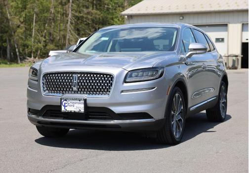 Radiance Metallic 2023 Lincoln Nautilus Reserve