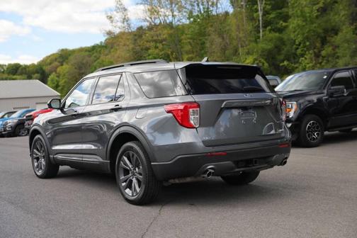 Gray Metallic 2023 Ford Explorer XLT