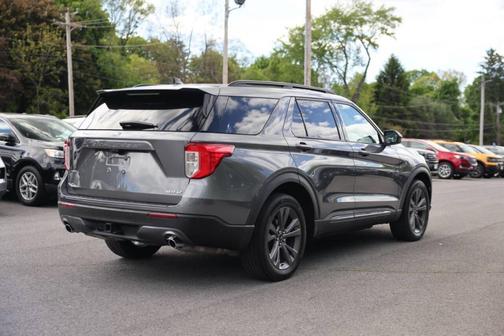 Gray Metallic 2023 Ford Explorer XLT