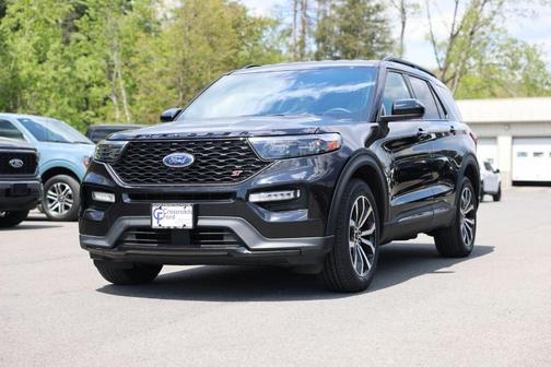 Black Metallic 2023 Ford Explorer ST