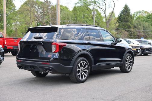 Black Metallic 2023 Ford Explorer ST