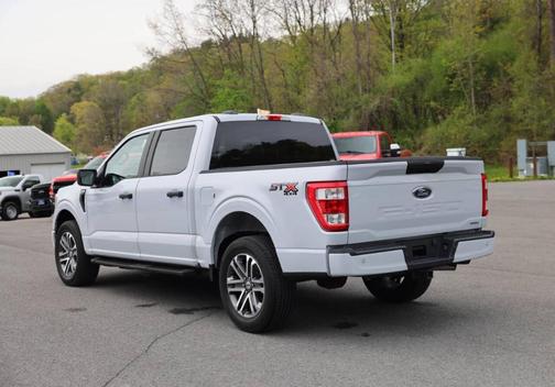 White Metallic 2022 Ford F-150 XL