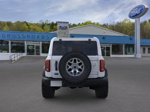 Oxford White 2025 Ford Bronco Badlands