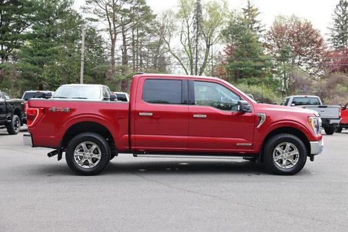 Red Metallic 2022 Ford F-150 XLT