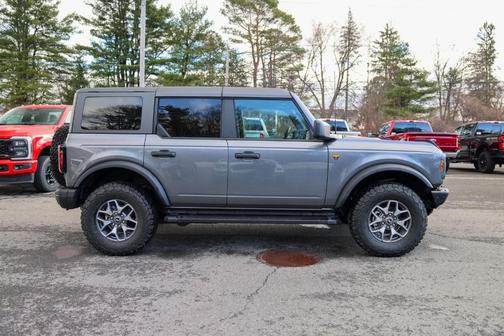 Carbonized Gray Metallic 2024 Ford Bronco Badlands