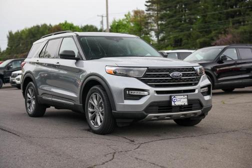 Silver Metallic 2023 Ford Explorer XLT