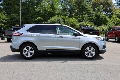 2020 Ford Edge SE
