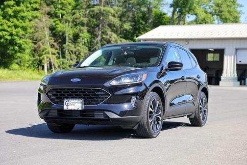 Black Metallic 2022 Ford Escape SE