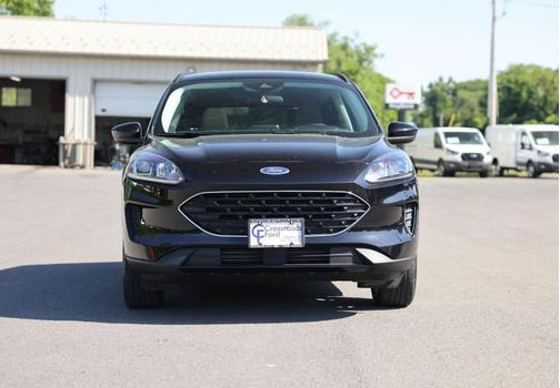Black Metallic 2022 Ford Escape SE