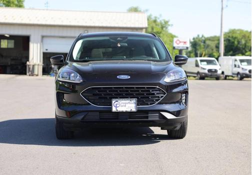 Black Metallic 2022 Ford Escape SE