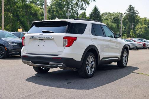 White Metallic 2023 Ford Explorer XLT