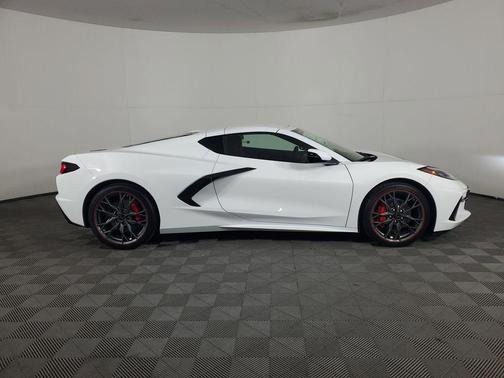 2026 Chevrolet Corvette Stingray w/1LT