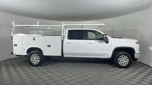2025 Chevrolet Silverado 3500 LT