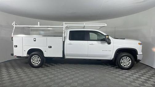 2025 Chevrolet Silverado 3500 LT