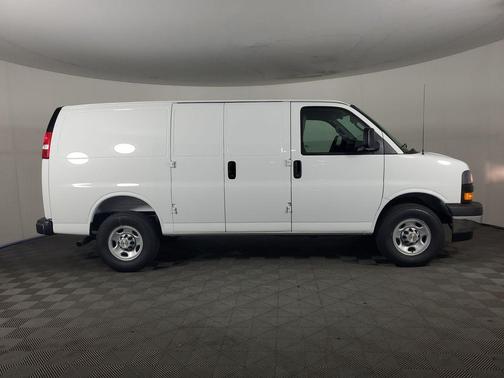 Summit White 2026 Chevrolet Express 2500 Work Van