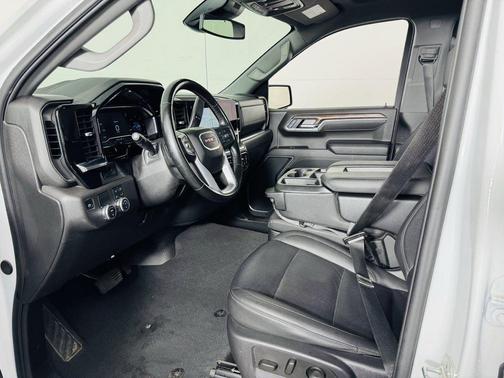 Summit White 2025 GMC Sierra 1500 SLT