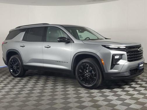 Sterling Gray Metallic 2026 Chevrolet Traverse LT