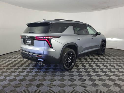Sterling Gray Metallic 2026 Chevrolet Traverse LT