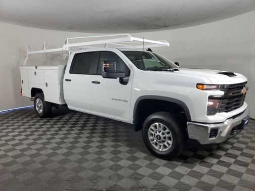 Summit White 2026 Chevrolet Silverado 2500 Crew Cab, Long Bed, WT, RWD