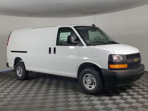 2025 Chevrolet Express 2500 RWD 2500 Regular Wheelbase WT