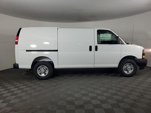 2025 Chevrolet Express 2500 RWD 2500 Regular Wheelbase WT