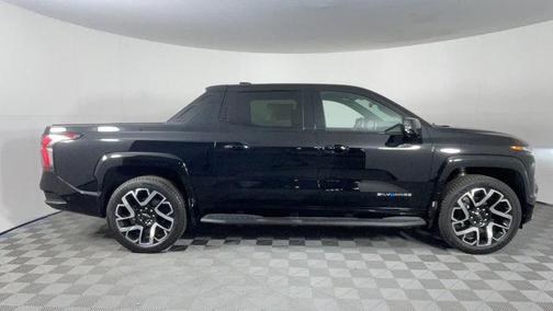 2025 Chevrolet Silverado EV RST