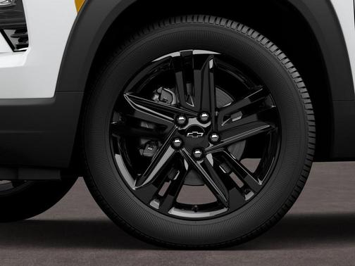 Summit White 2026 Chevrolet Trailblazer LT