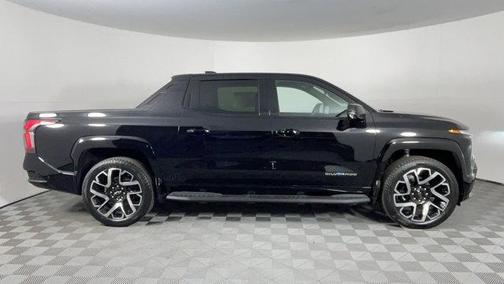 2025 Chevrolet Silverado EV RST