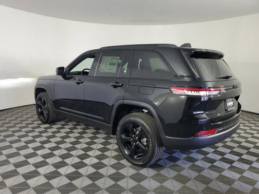 2025 Jeep Grand Cherokee Altitude