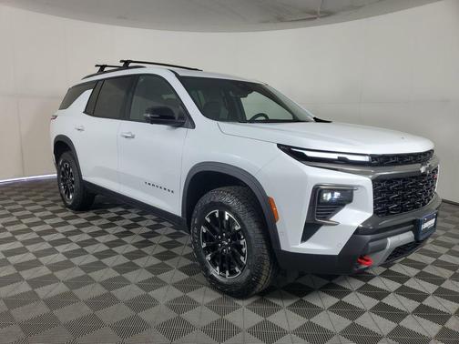 Polar White Tricoat 2026 Chevrolet Traverse AWD Z71
