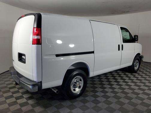 Summit White 2026 Chevrolet Express 2500 Work Van