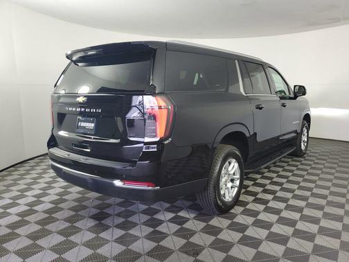 2026 Chevrolet Suburban LS