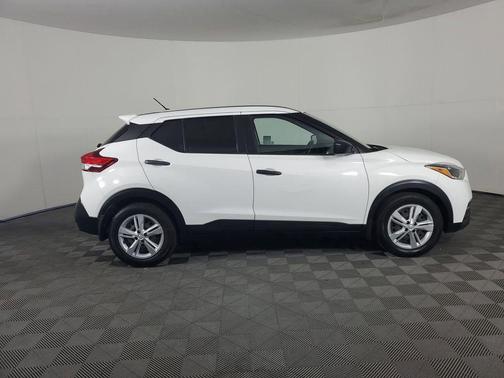 2020 Nissan Kicks S
