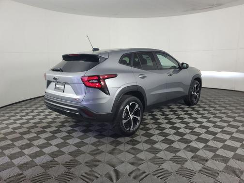Sterling Gray Metallic 2026 Chevrolet Trax FWD 1RS