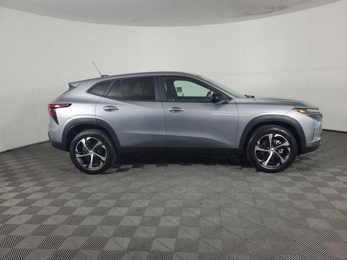 Sterling Gray Metallic 2026 Chevrolet Trax FWD 1RS